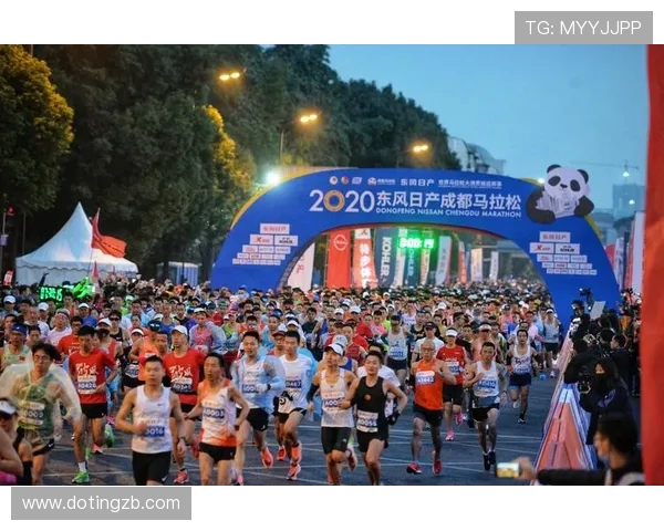 成都街舞队在马拉松大满贯中的团队协作表现精彩纷呈值得赞赏