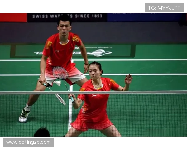 杭州羽毛球队团队协作引发热议球员间配合与个人表现的争论 杭州羽毛球队团队协作引发热议球员间配合与个人表现的争论