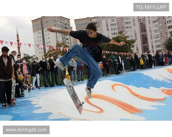 武汉滑板队的包夹革新探索与实践：重塑滑板运动的新风潮
