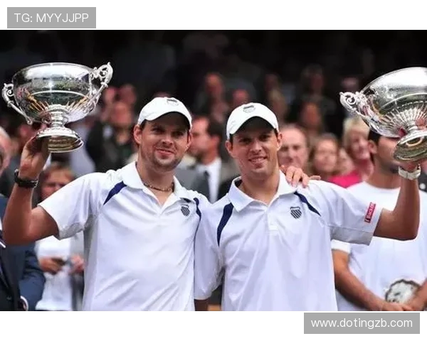 深圳网球队战术解析：聚焦网球竞技中的策略与团队协作