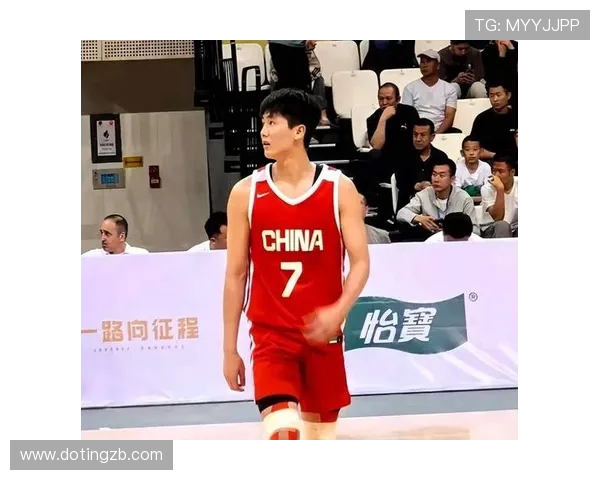 任骏飞引领球队奋勇争先展现篮球才华与团队精神的完美结合